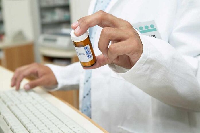 az orvos tablettákat ír fel a férgek megelőzésére